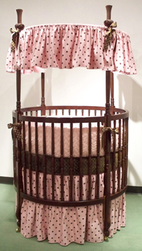 Dorothée bedding on #200 Country French Round Crib